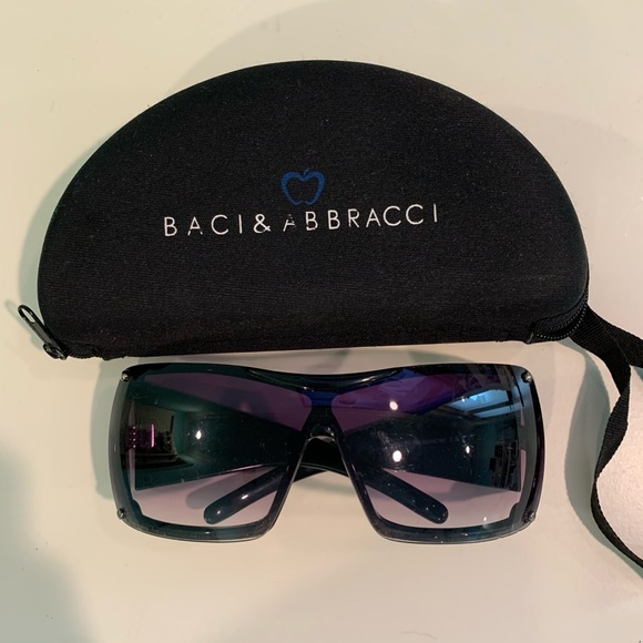 Baci & Abbracci Sunglasses - Picture 1 of 7